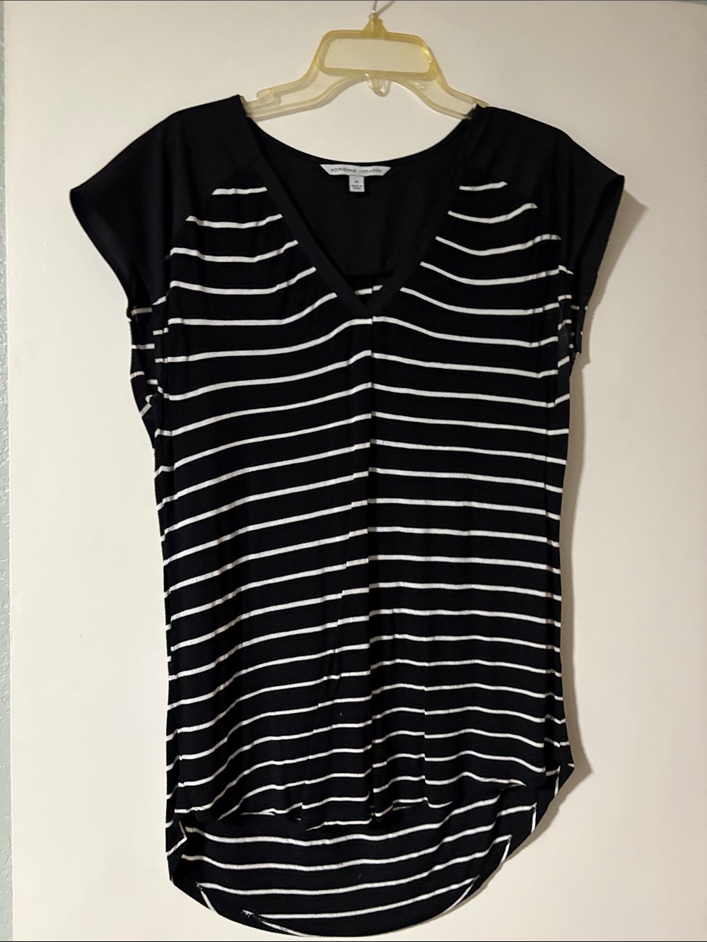 Adrienne Vittadini Black and White I Striped V-Neck Short Sleeve Tunic Top